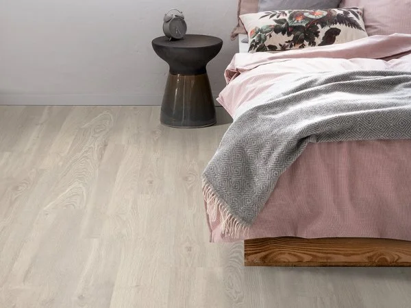 Ламинат Egger PRO 8/33 Дуб Кортон белый EPL051 в Нижнекамске