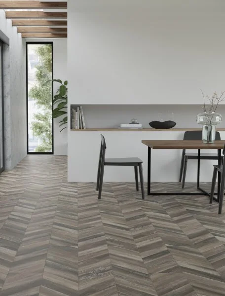 Ламинат Egger PRO 8/33 4V Large Дуб Кестинкорт Шоколад левая EPL240F4CL в Нижнекамске